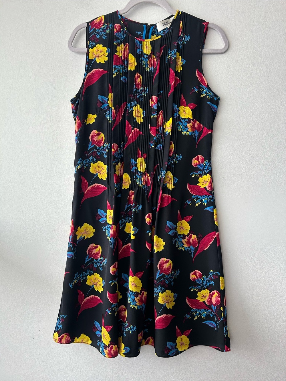 Diane von Furstenberg Floral Silk Sleeveless Pintuck Dress